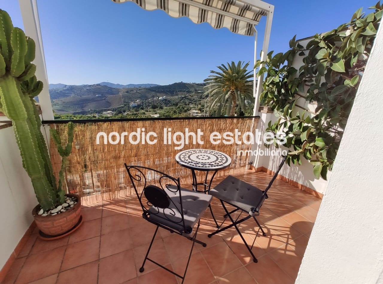 3 sypialnia Penthouse do wynajęcia w Frigiliana z basenem - 1 400 € (Ref: 5807931)