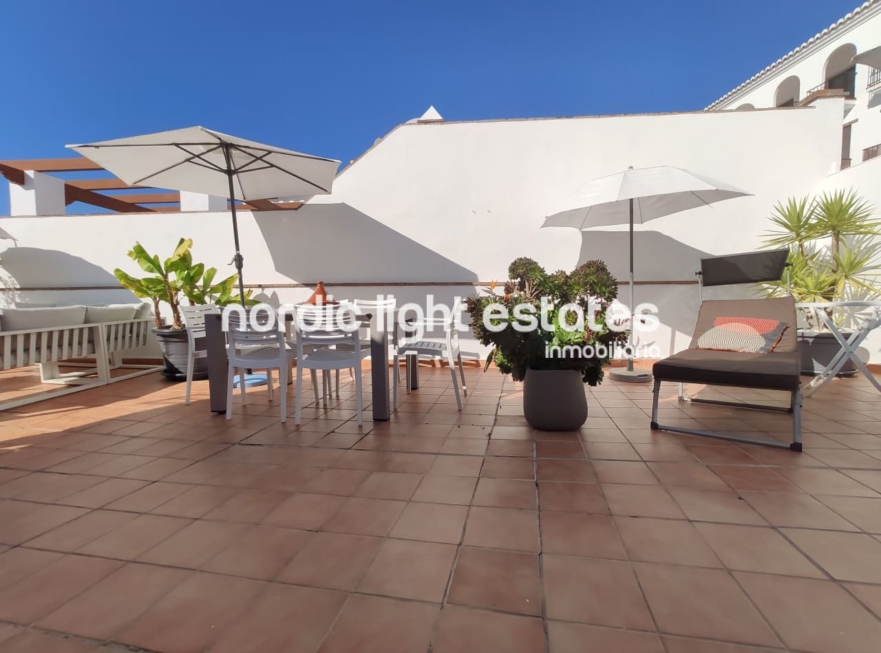 3 sypialnia Penthouse do wynajęcia w Frigiliana z basenem - 1 400 € (Ref: 5807931)