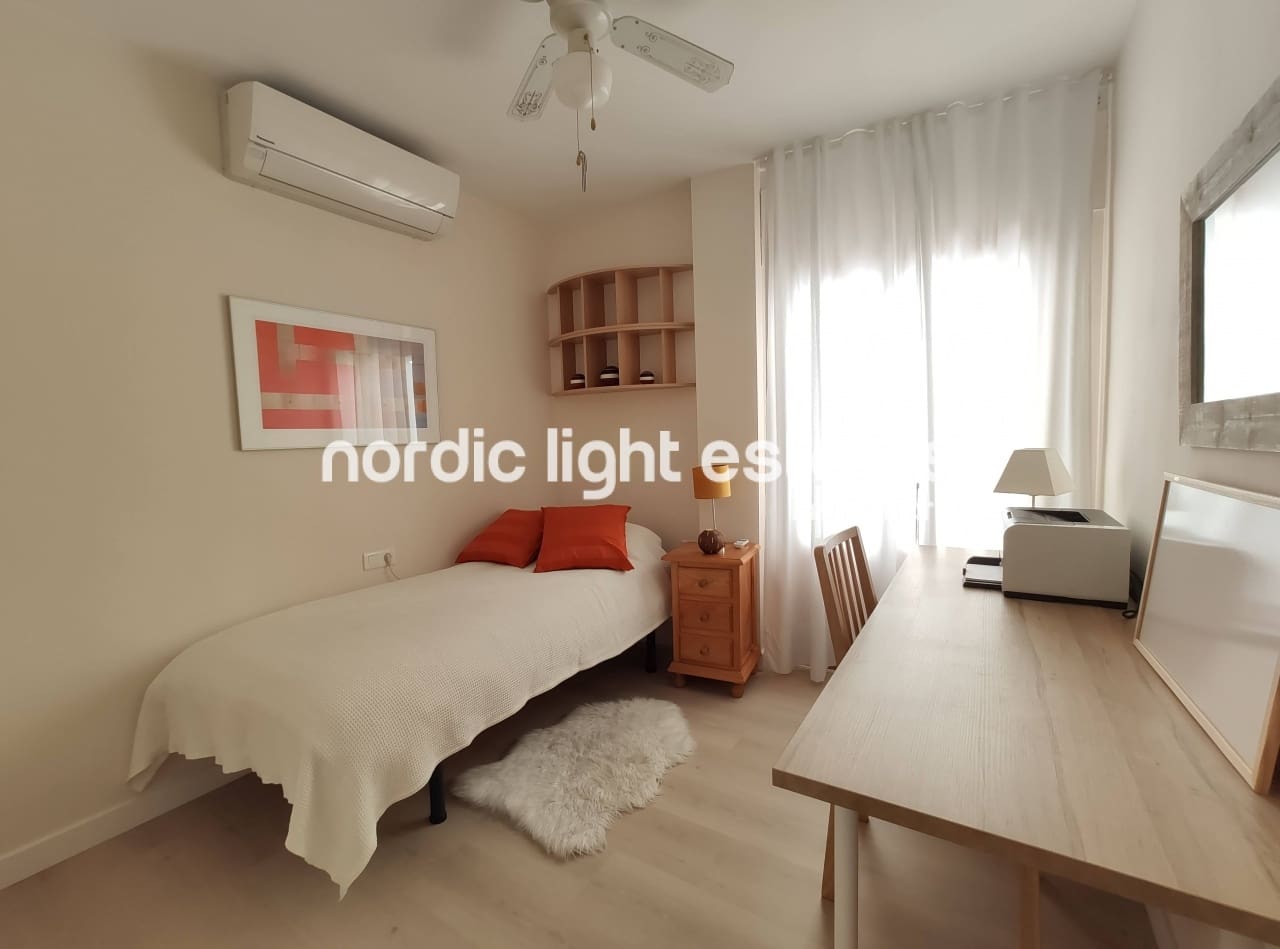 3 sypialnia Penthouse do wynajęcia w Frigiliana z basenem - 1 400 € (Ref: 5807931)