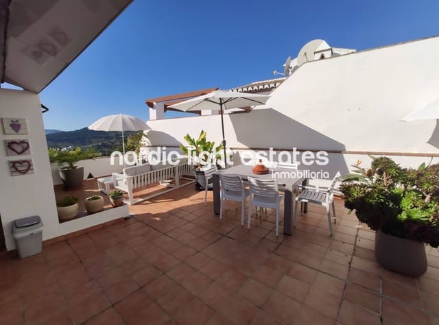 3 quarto Penthouse para arrendar em Frigiliana com piscina - 1 400 € (Ref: 5807931)