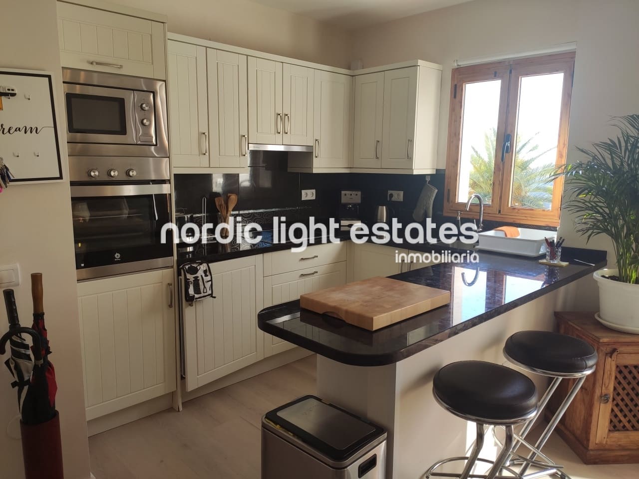 3 sypialnia Penthouse do wynajęcia w Frigiliana z basenem - 1 400 € (Ref: 5807931)