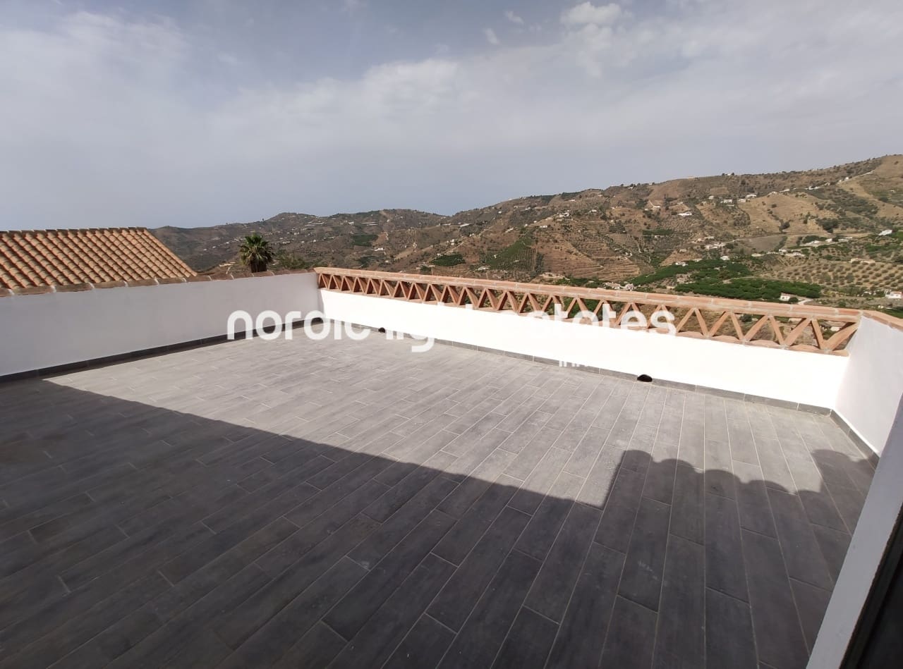 3 sypialnia Finka/Dom wiejski do wynajęcia w Frigiliana z basenem garażem - 1 500 € (Ref: 6923799)