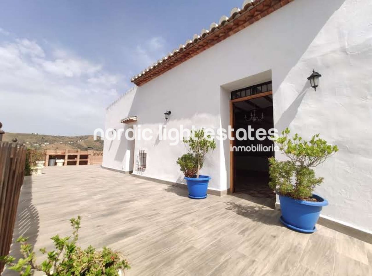 3 sypialnia Finka/Dom wiejski do wynajęcia w Frigiliana z basenem garażem - 1 500 € (Ref: 6923799)