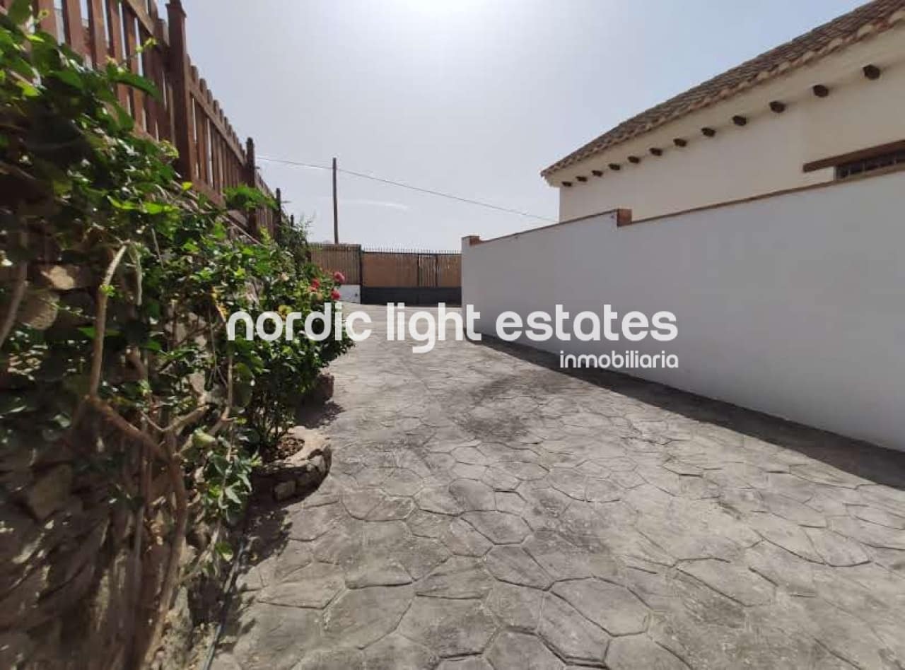 3 sypialnia Finka/Dom wiejski do wynajęcia w Frigiliana z basenem garażem - 1 500 € (Ref: 6923799)