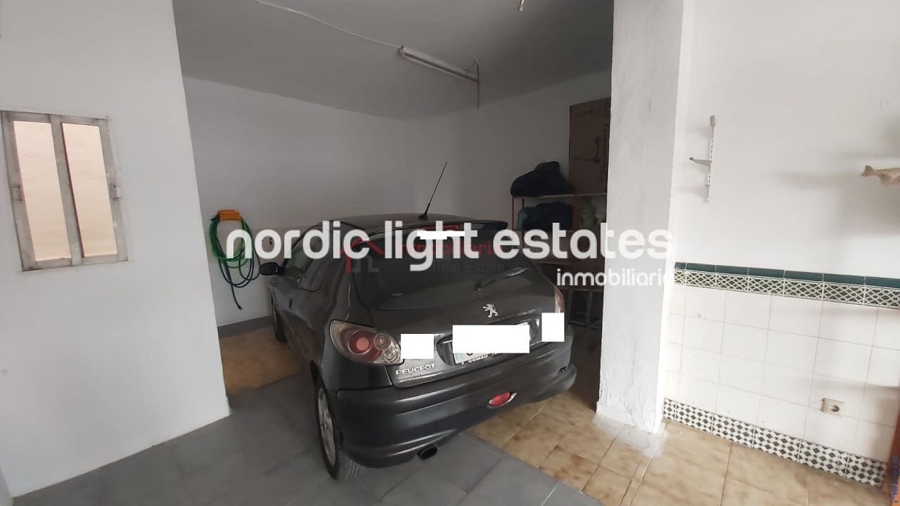 6 quarto Moradia Geminada para venda em Nerja com garagem - 693 000 € (Ref: 7167718)