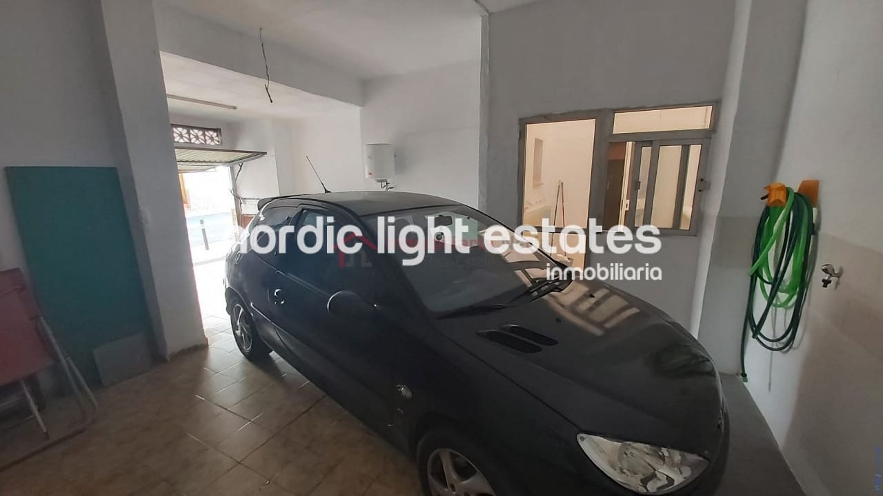 6 quarto Moradia Geminada para venda em Nerja com garagem - 693 000 € (Ref: 7167718)