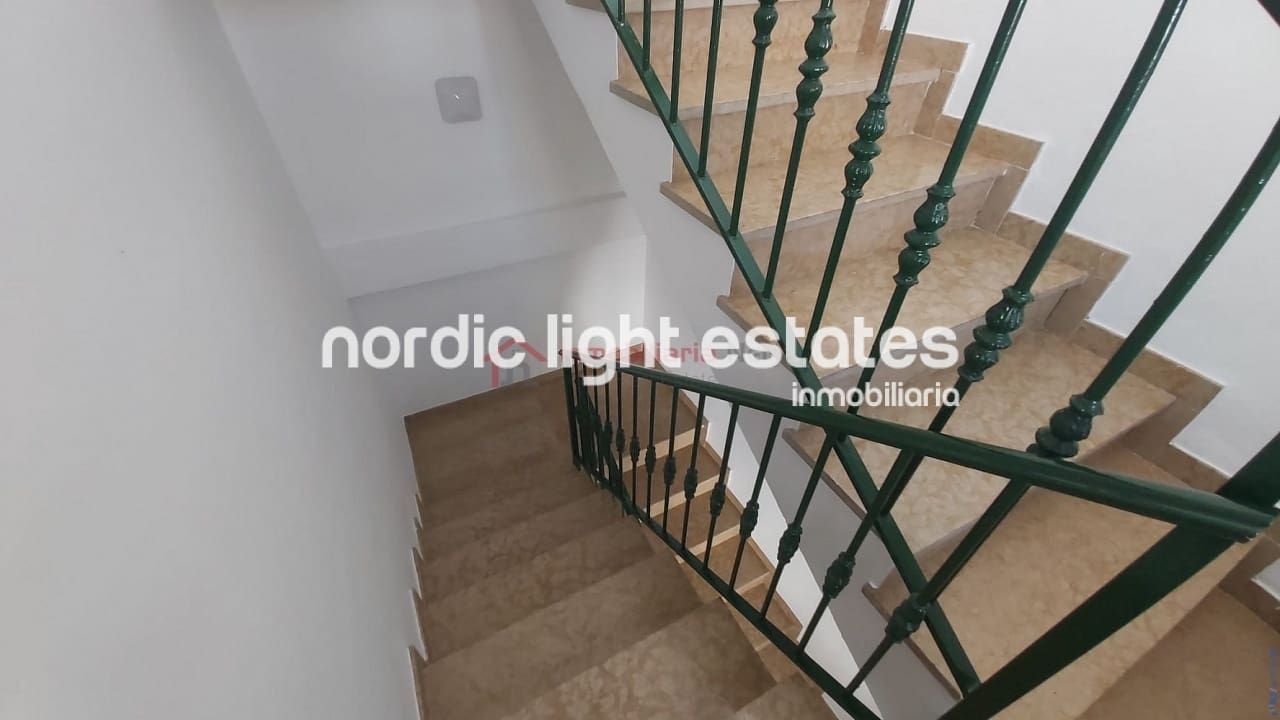 6 quarto Moradia Geminada para venda em Nerja com garagem - 693 000 € (Ref: 7167718)