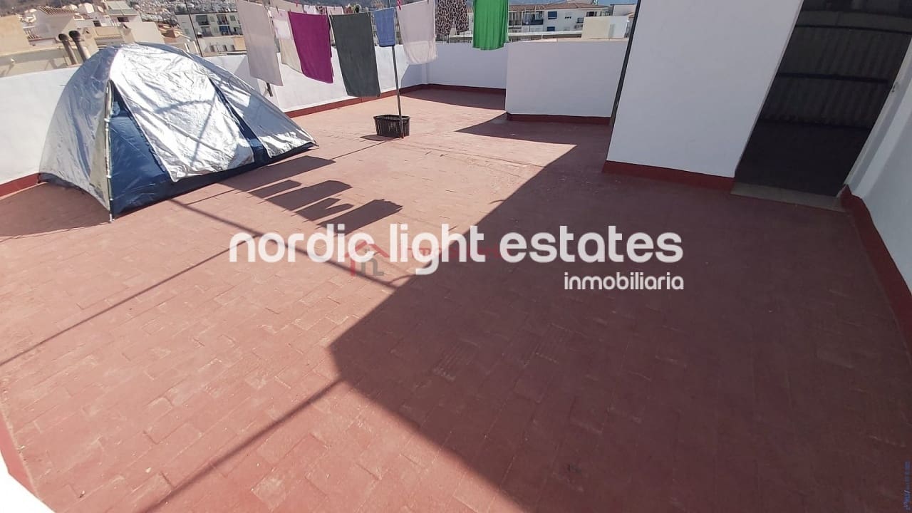 6 quarto Moradia Geminada para venda em Nerja com garagem - 693 000 € (Ref: 7167718)