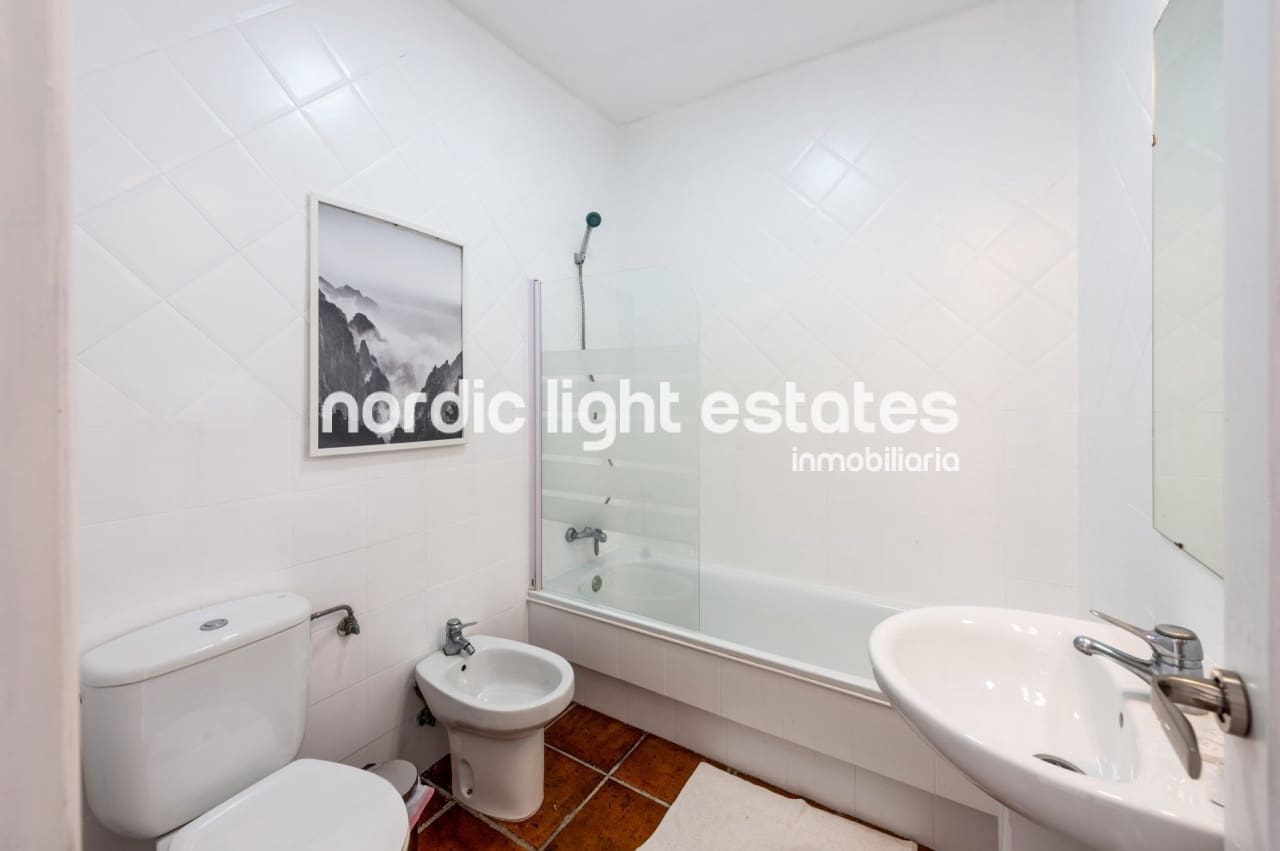 4 makuuhuone Huvila vuokrattavana paikassa Frigiliana mukana uima-altaan - 2 000 € (Ref: 7589835)