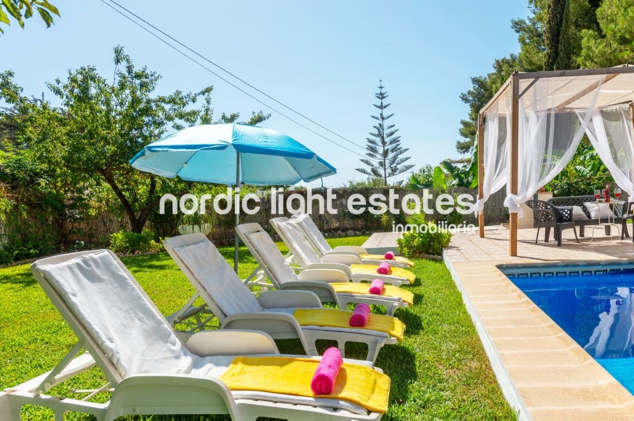 4 makuuhuone Huvila vuokrattavana paikassa Frigiliana mukana uima-altaan - 2 000 € (Ref: 7589835)