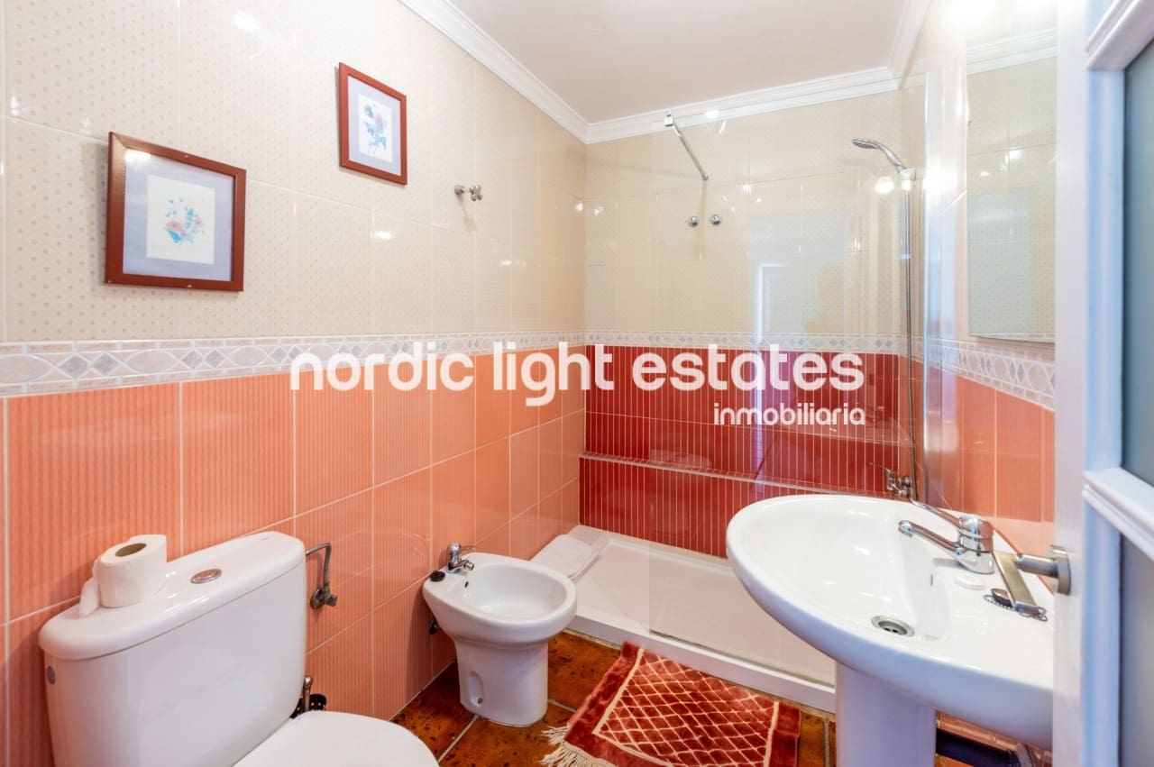 4 makuuhuone Huvila vuokrattavana paikassa Frigiliana mukana uima-altaan - 2 000 € (Ref: 7589835)