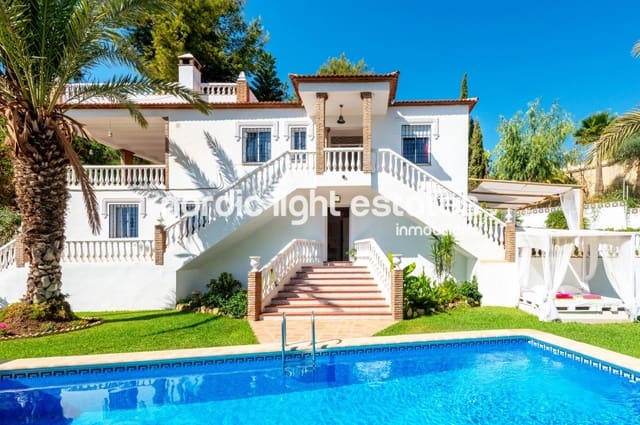 4 makuuhuone Huvila vuokrattavana paikassa Frigiliana mukana uima-altaan - 2 000 € (Ref: 7589835)