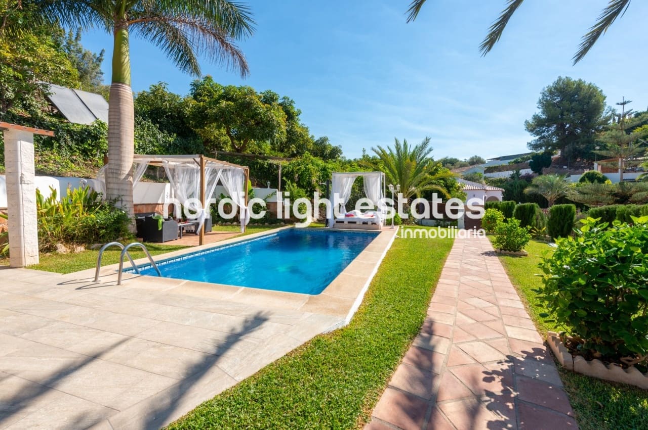 3 soveværelse Villa til leje i Frigiliana med swimmingpool - € 1.800 (Ref: 7589836)