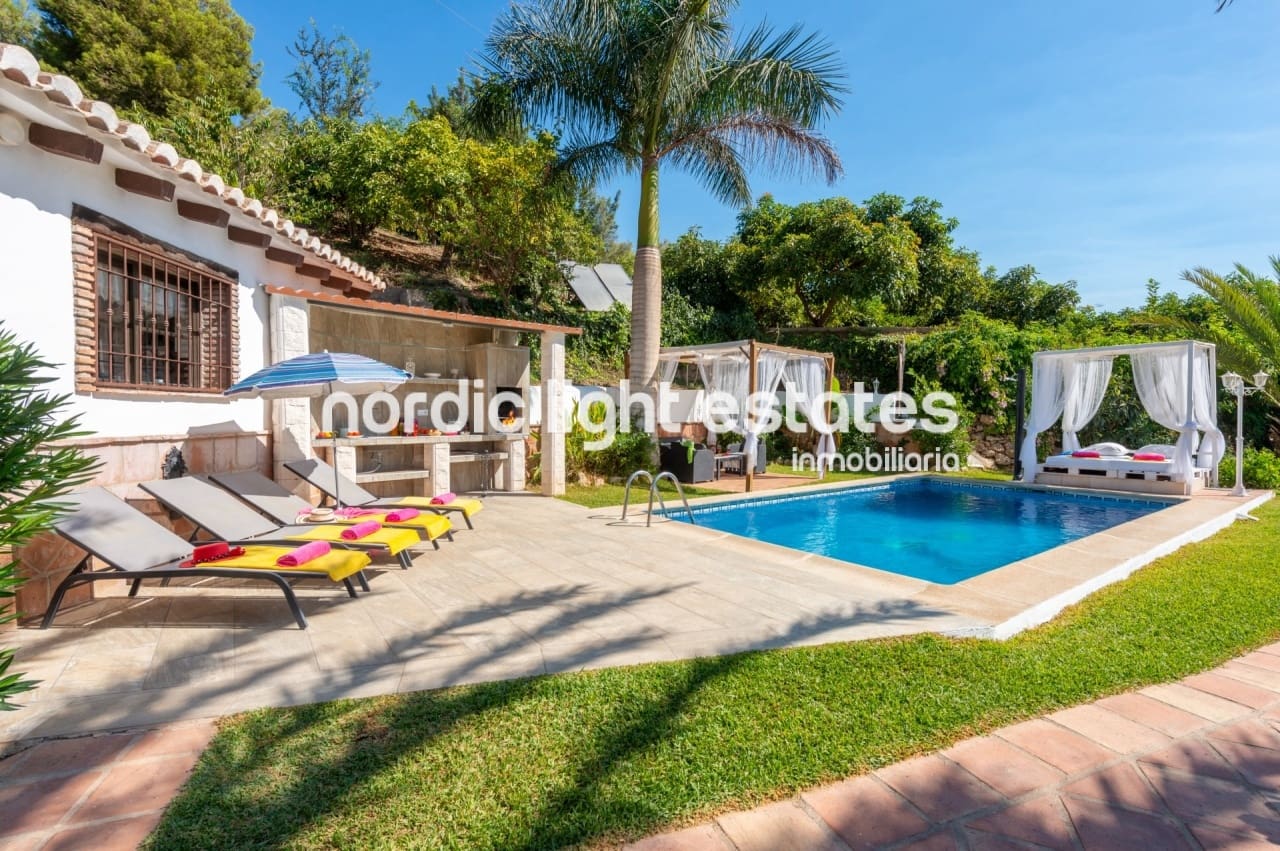 3 soveværelse Villa til leje i Frigiliana med swimmingpool - € 1.800 (Ref: 7589836)