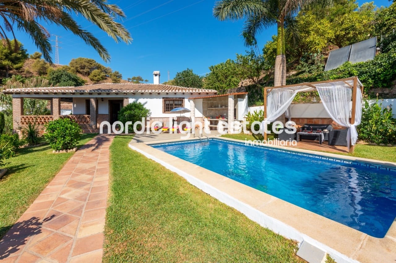 3 soveværelse Villa til leje i Frigiliana med swimmingpool - € 1.800 (Ref: 7589836)