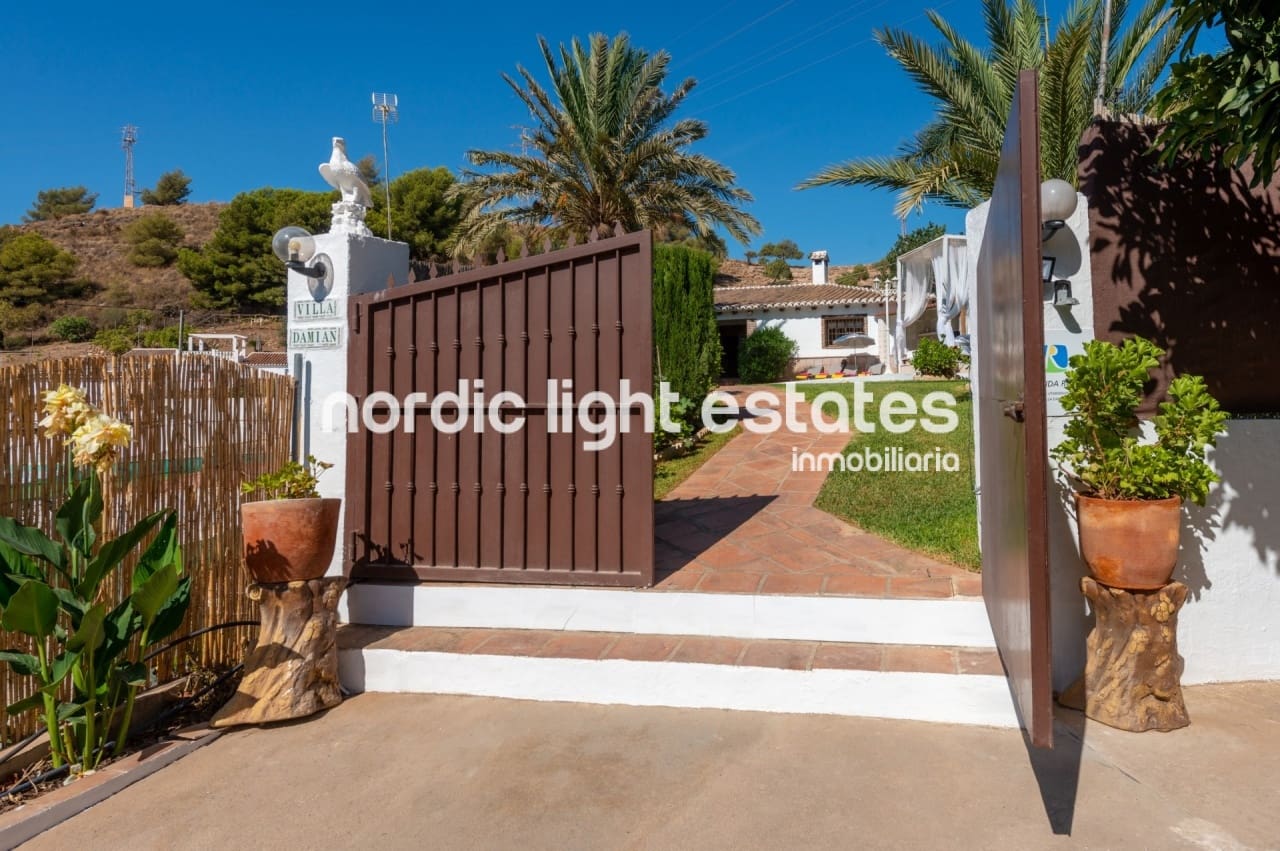 3 soveværelse Villa til leje i Frigiliana med swimmingpool - € 1.800 (Ref: 7589836)