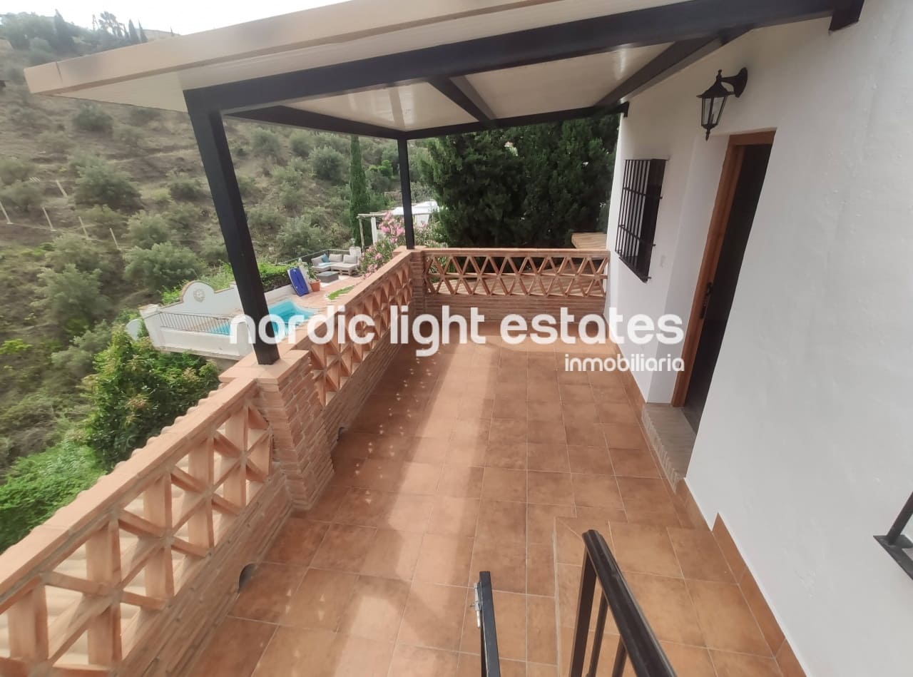 2 soverom Leilighet til leie i Frigiliana - € 850 (Ref: 7678371)