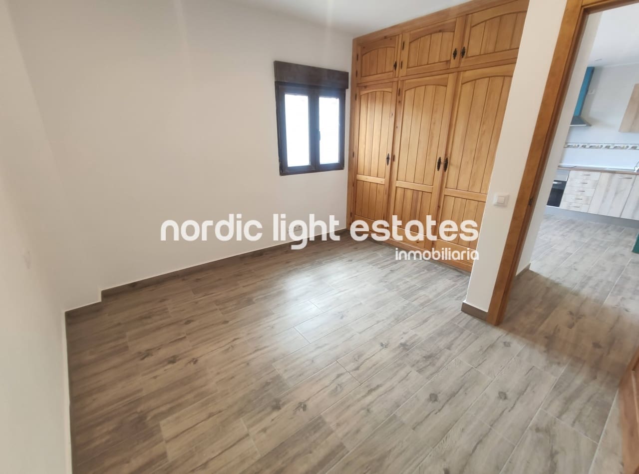 2 soverom Leilighet til leie i Frigiliana - € 850 (Ref: 7678371)