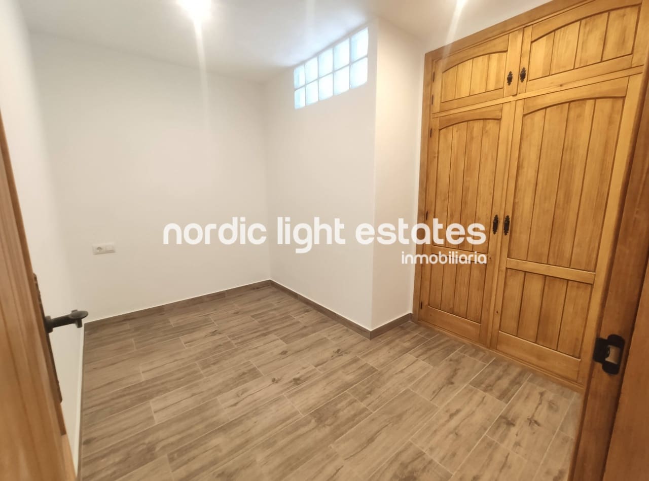 2 soverom Leilighet til leie i Frigiliana - € 850 (Ref: 7678371)