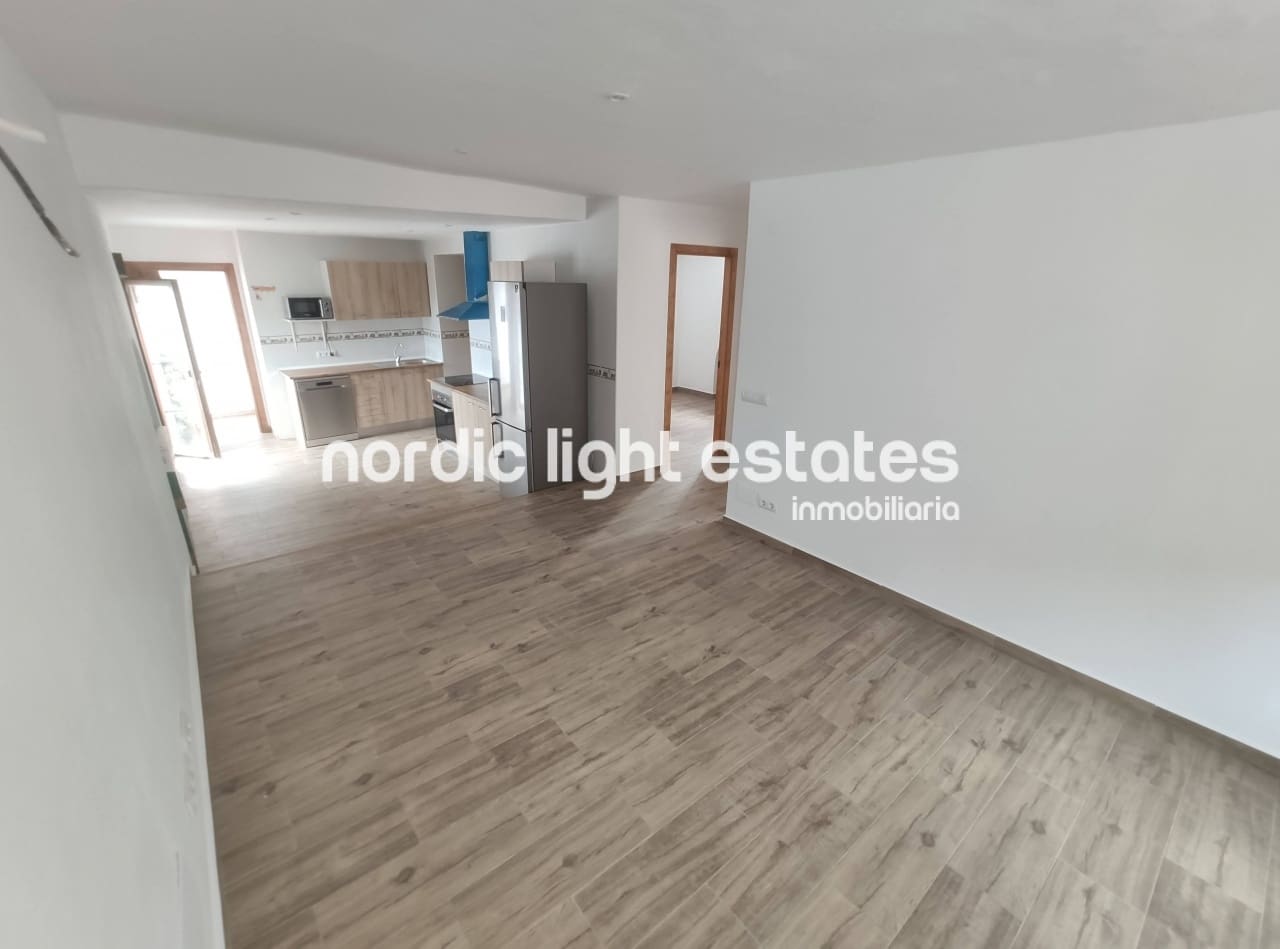 2 soverom Leilighet til leie i Frigiliana - € 850 (Ref: 7678371)