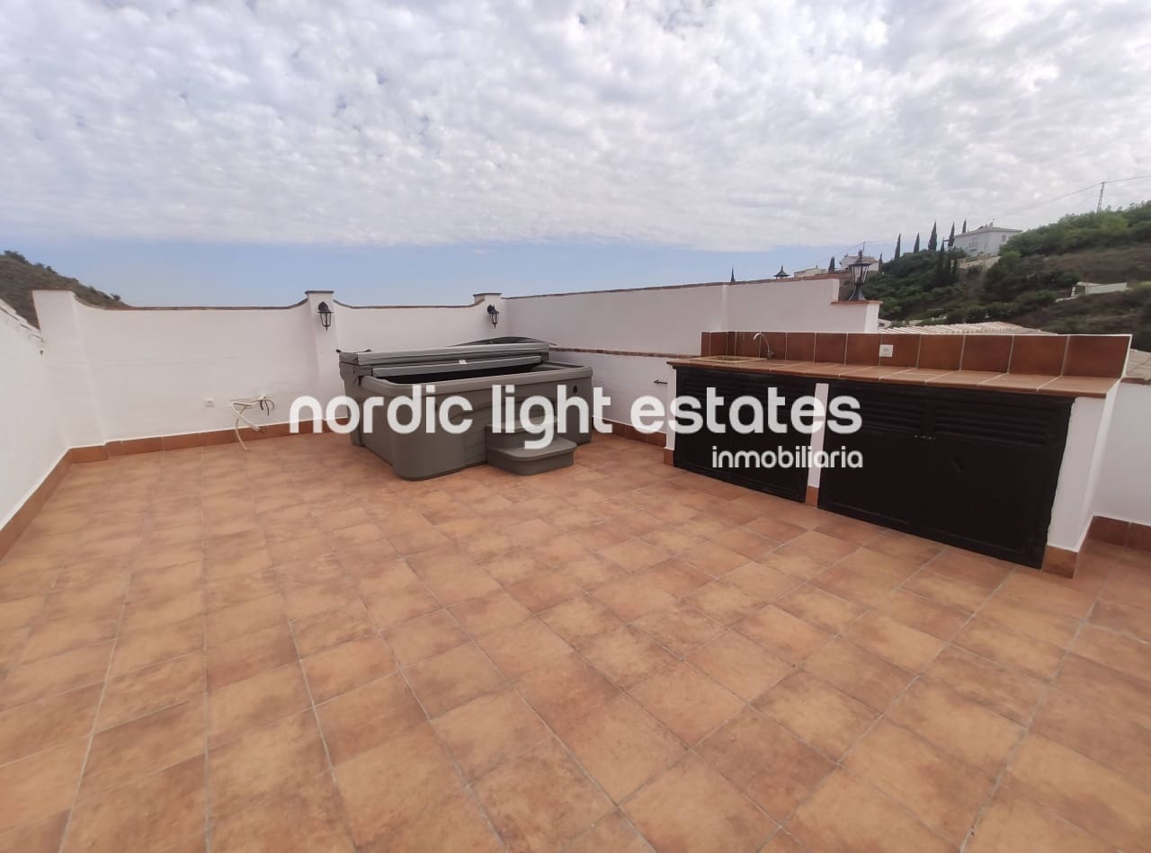 2 soverom Leilighet til leie i Frigiliana - € 850 (Ref: 7678371)