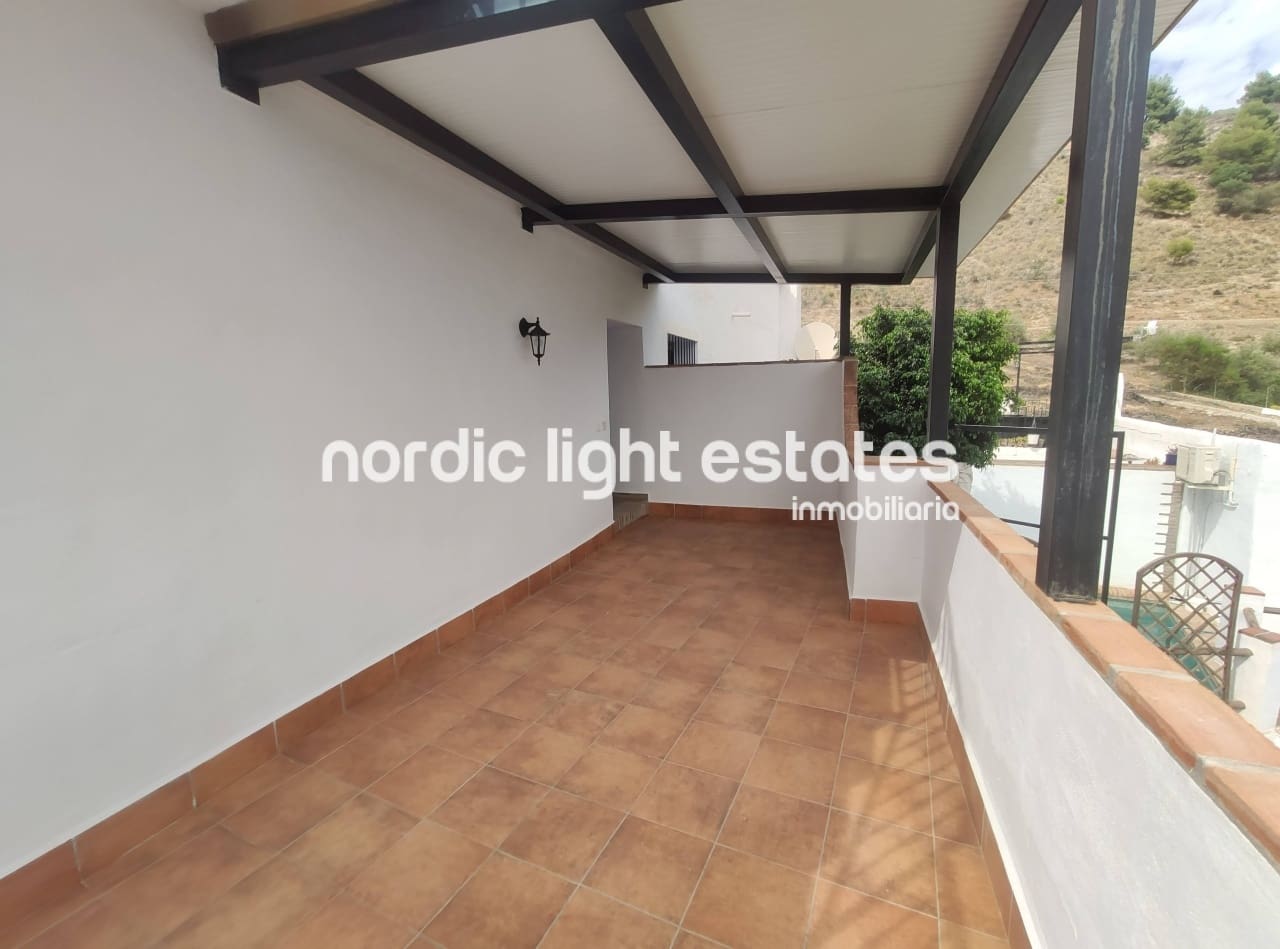 2 soverom Leilighet til leie i Frigiliana - € 850 (Ref: 7678371)