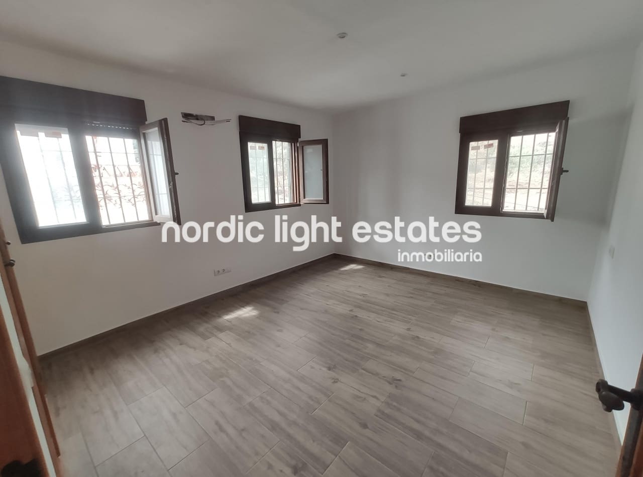 2 soverom Leilighet til leie i Frigiliana - € 850 (Ref: 7678371)