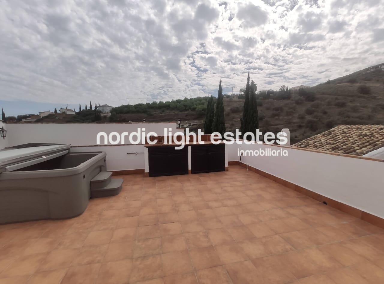 2 soverom Leilighet til leie i Frigiliana - € 850 (Ref: 7678371)