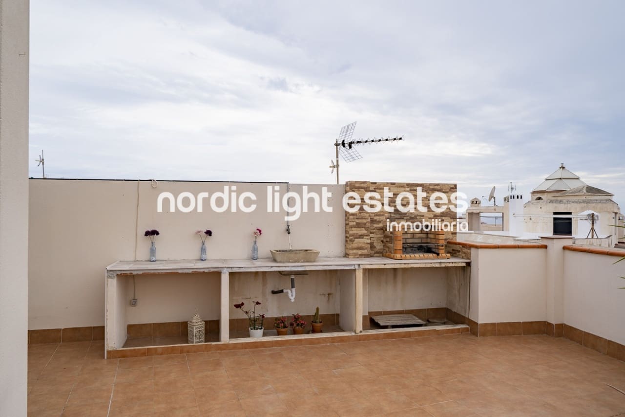 2 soveværelse Lejlighed til salg i Nerja - € 280.000 (Ref: 7695371)