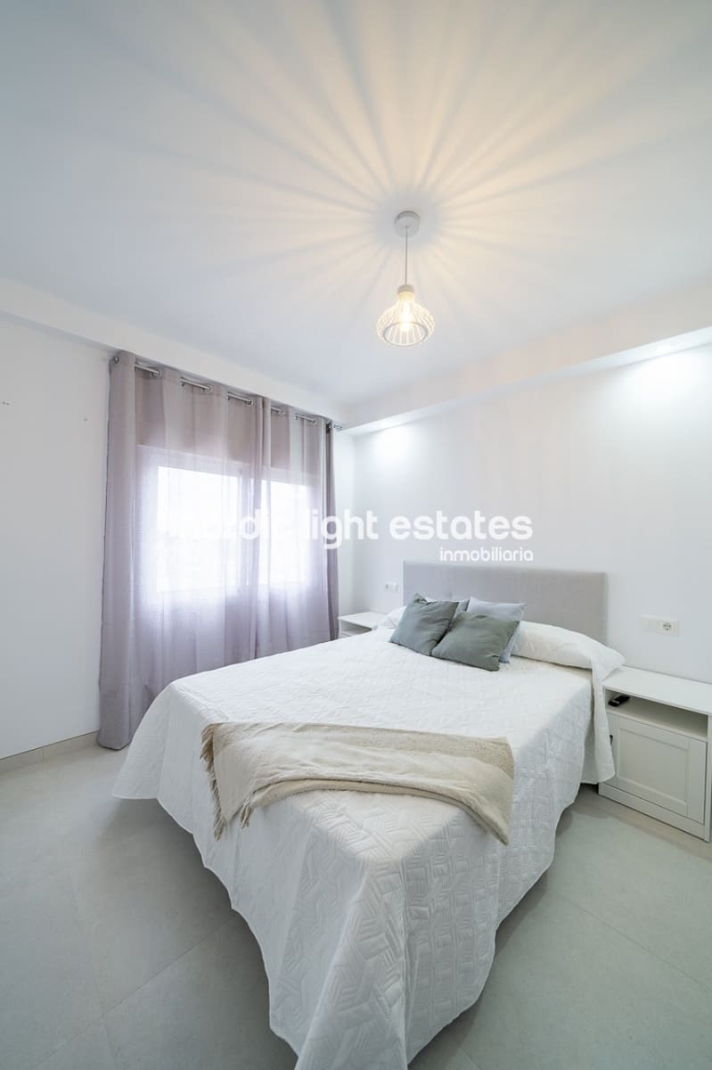 2 bedroom Apartment for rent in Nerja with pool - € 950 (Ref: 7795619)