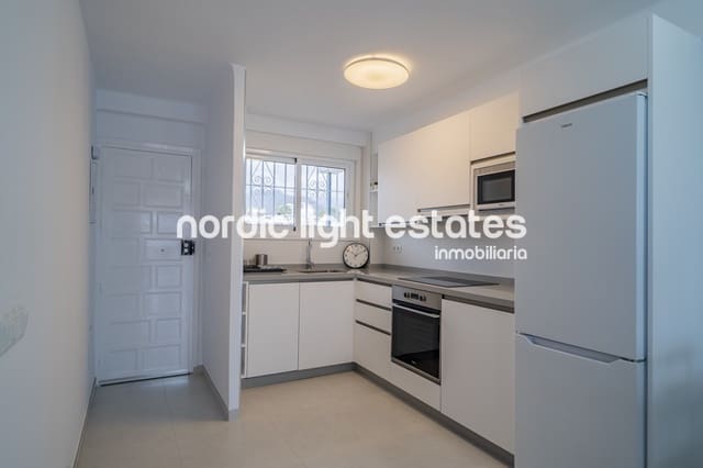 2 soverom Leilighet til leie i Burriana, Nerja med svømmebasseng - € 950 (Ref: 7795619)