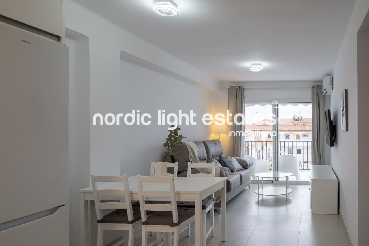 2 bedroom Apartment for rent in Nerja with pool - € 950 (Ref: 7795619)