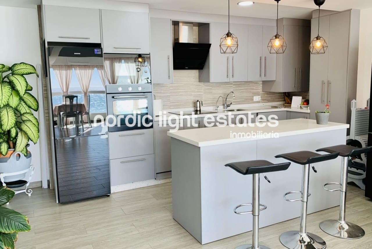 2 Zimmer Apartment zu verkaufen in Torrox-Costa mit Pool - 283.000 € (Ref: 7795621)