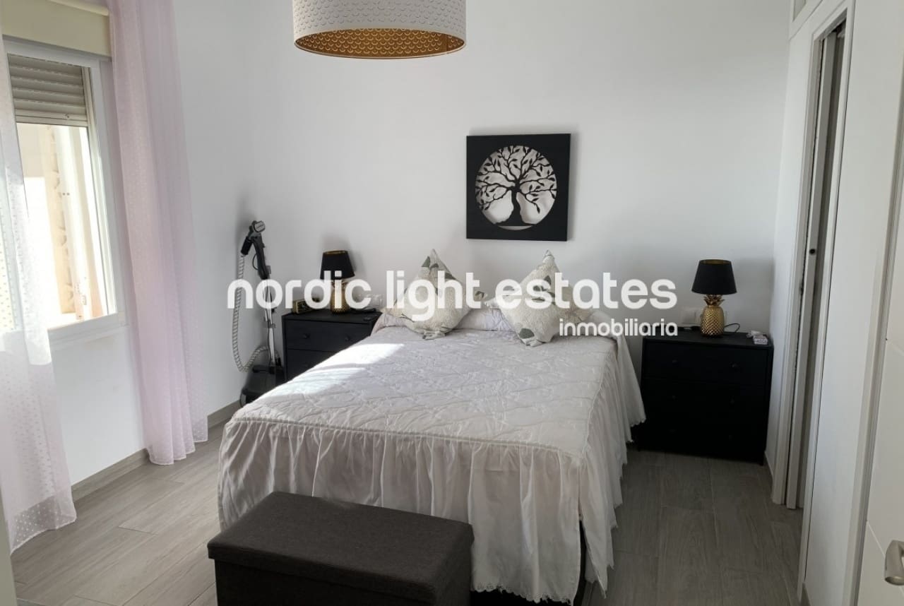 2 Zimmer Apartment zu verkaufen in Torrox-Costa mit Pool - 283.000 € (Ref: 7795621)