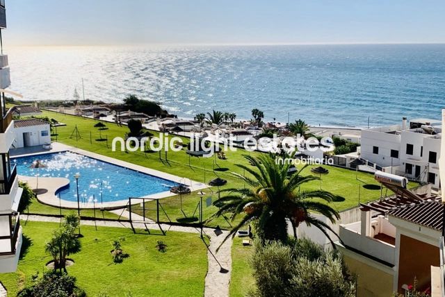 2 Zimmer Apartment zu verkaufen in Torrox-Costa, Torrox mit Pool - 283.000 € (Ref: 7795621)
