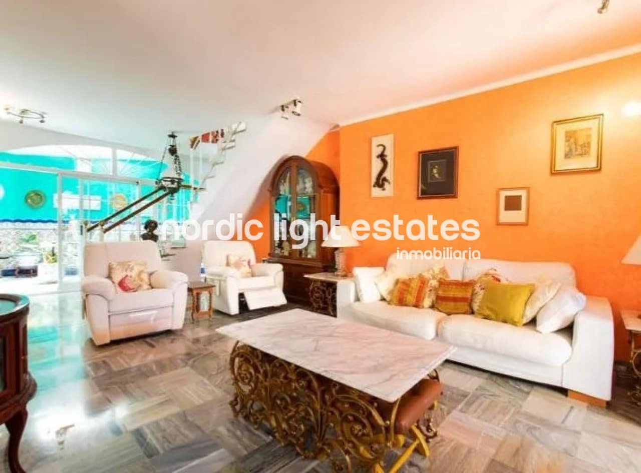 3 camera da letto Villetta Bifamiliare in vendita in Nerja con garage - 749.000 € (Rif: 7879401)