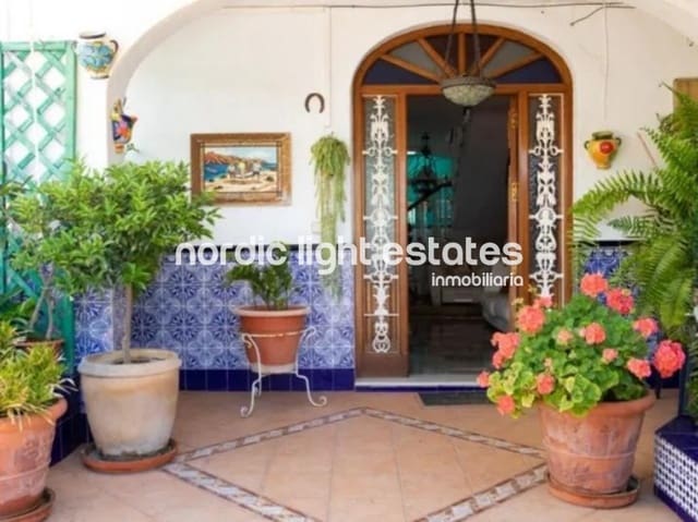 3 camera da letto Villetta Bifamiliare in vendita in Nerja con garage - 749.000 € (Rif: 7879401)