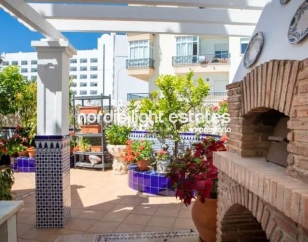 3 camera da letto Villetta Bifamiliare in vendita in Nerja con garage - 749.000 € (Rif: 7879401)