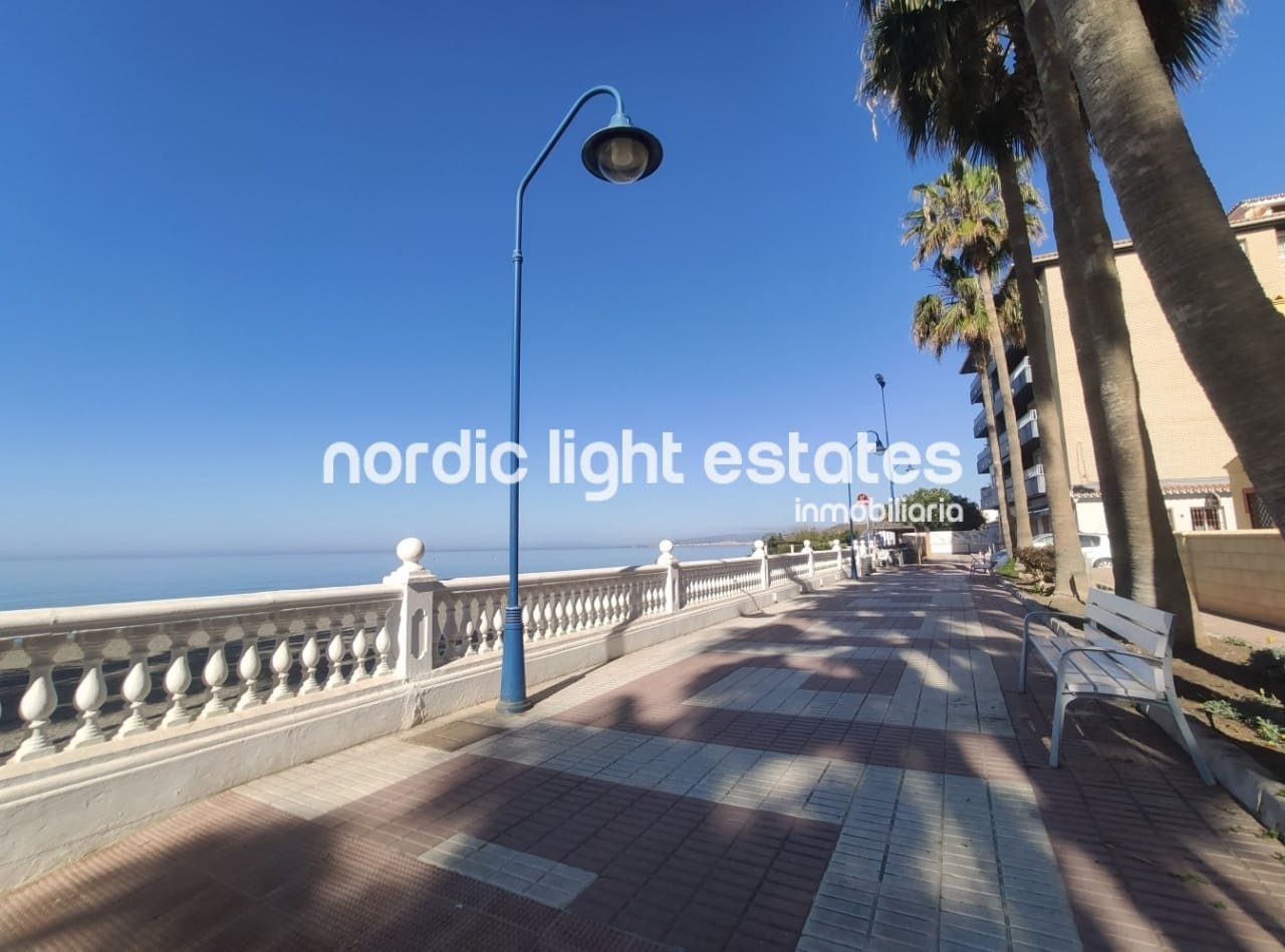 3 soveværelse Penthouse til salg i Torrox-Costa med garage - € 389.000 (Ref: 8225935)