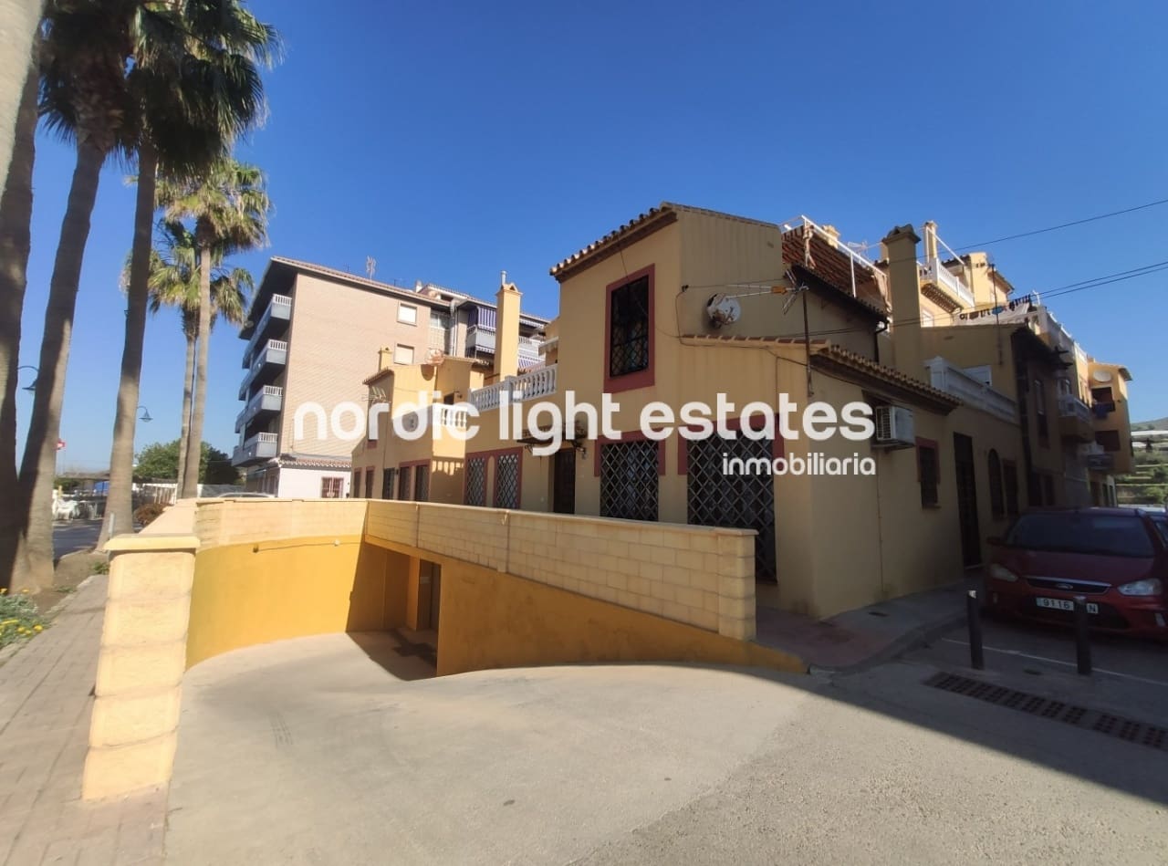 3 soveværelse Penthouse til salg i Torrox-Costa med garage - € 389.000 (Ref: 8225935)
