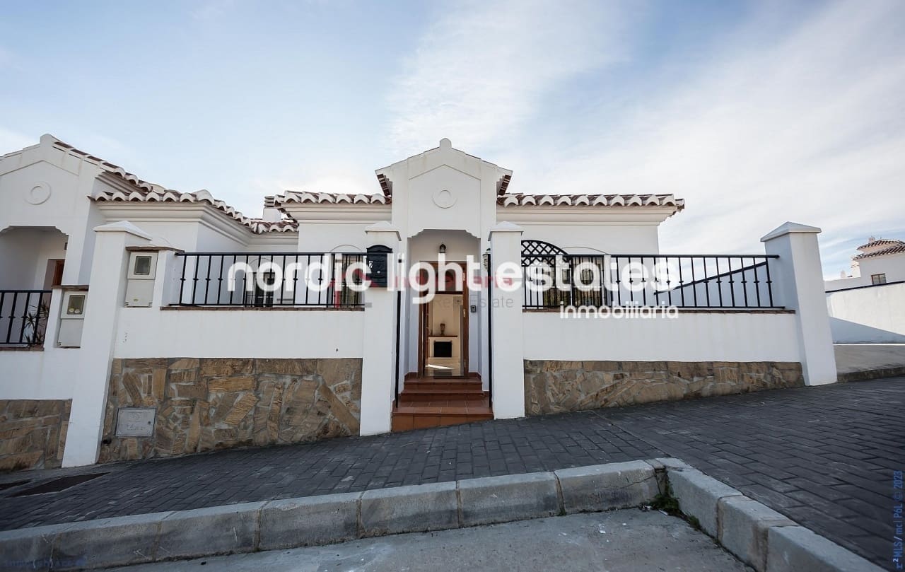 3 sypialnia Willa na sprzedaż w Frigiliana z basenem garażem - 790 000 € (Ref: 8233021)