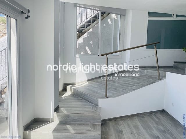 3 soverom Villa til salgs i Frigiliana med svømmebasseng garasje - € 790 000 (Ref: 8233021)