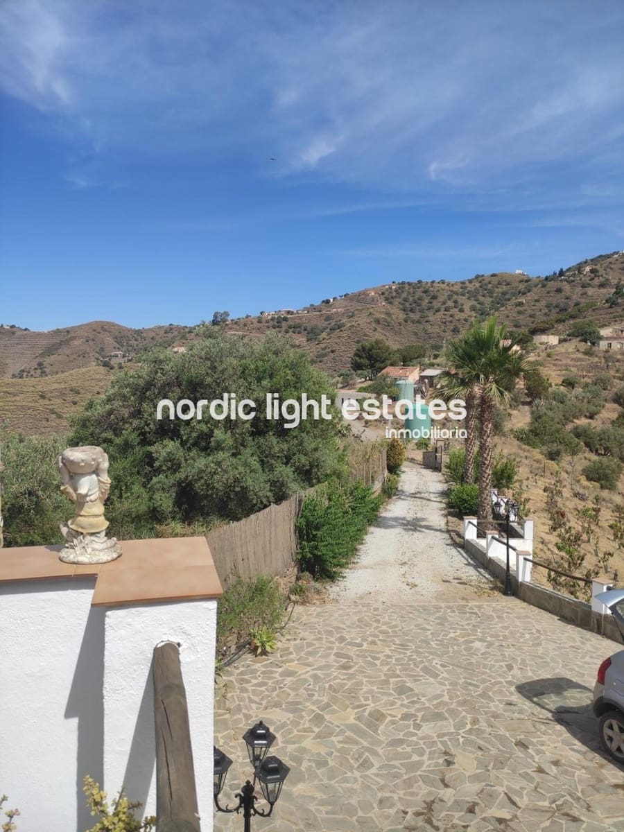 3 soveværelse Villa til leje i Torrox med swimmingpool garage - € 1.400 (Ref: 8255944)