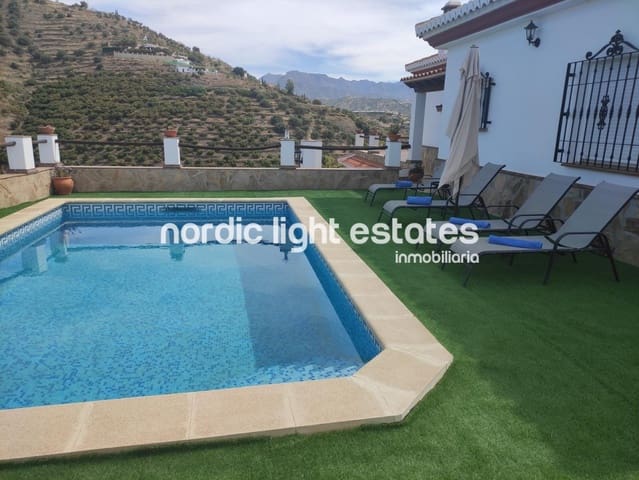 3 soveværelse Villa til leje i Torrox med swimmingpool garage - € 1.400 (Ref: 8255944)