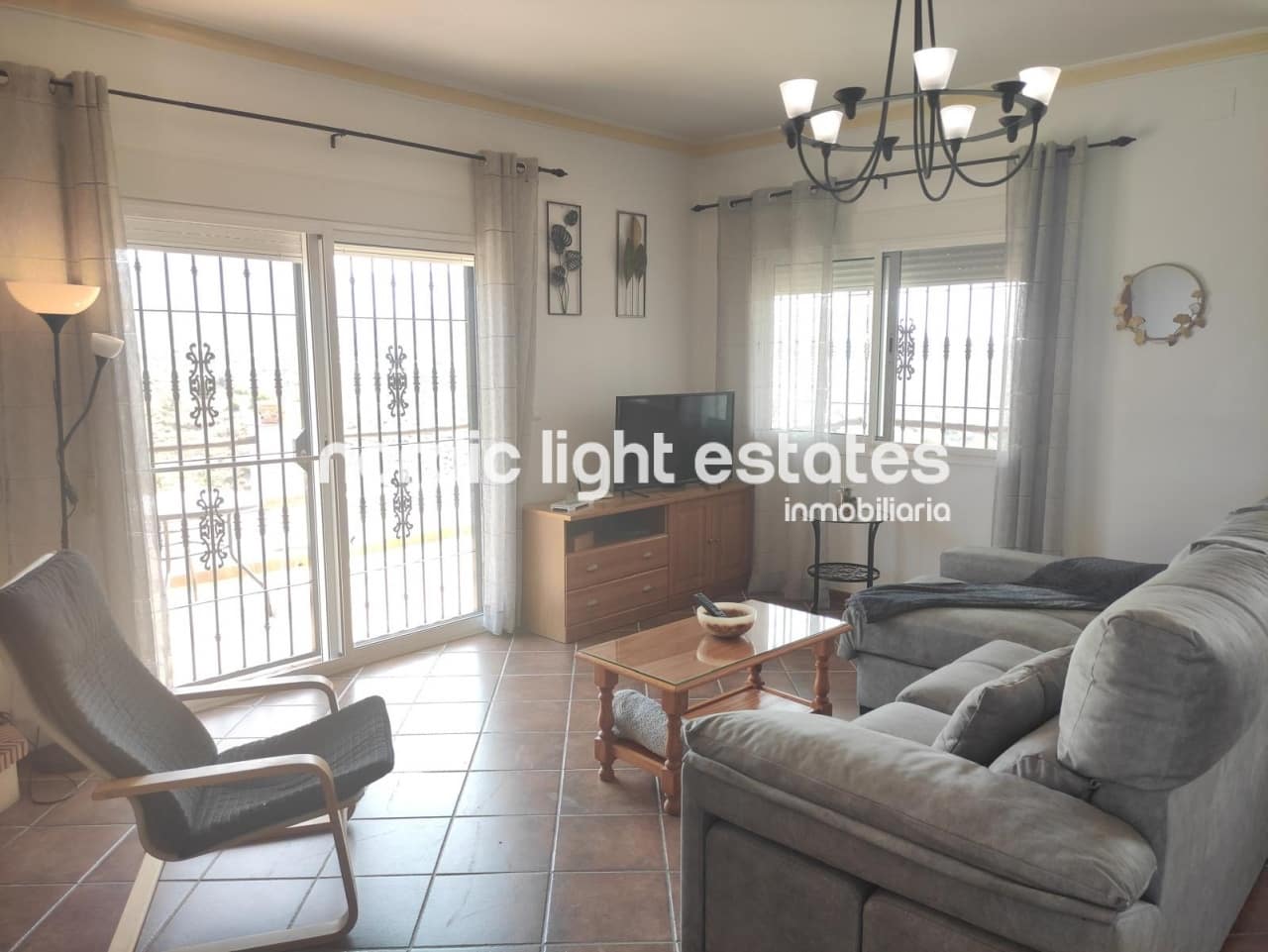 3 soveværelse Villa til leje i Torrox med swimmingpool garage - € 1.400 (Ref: 8255944)