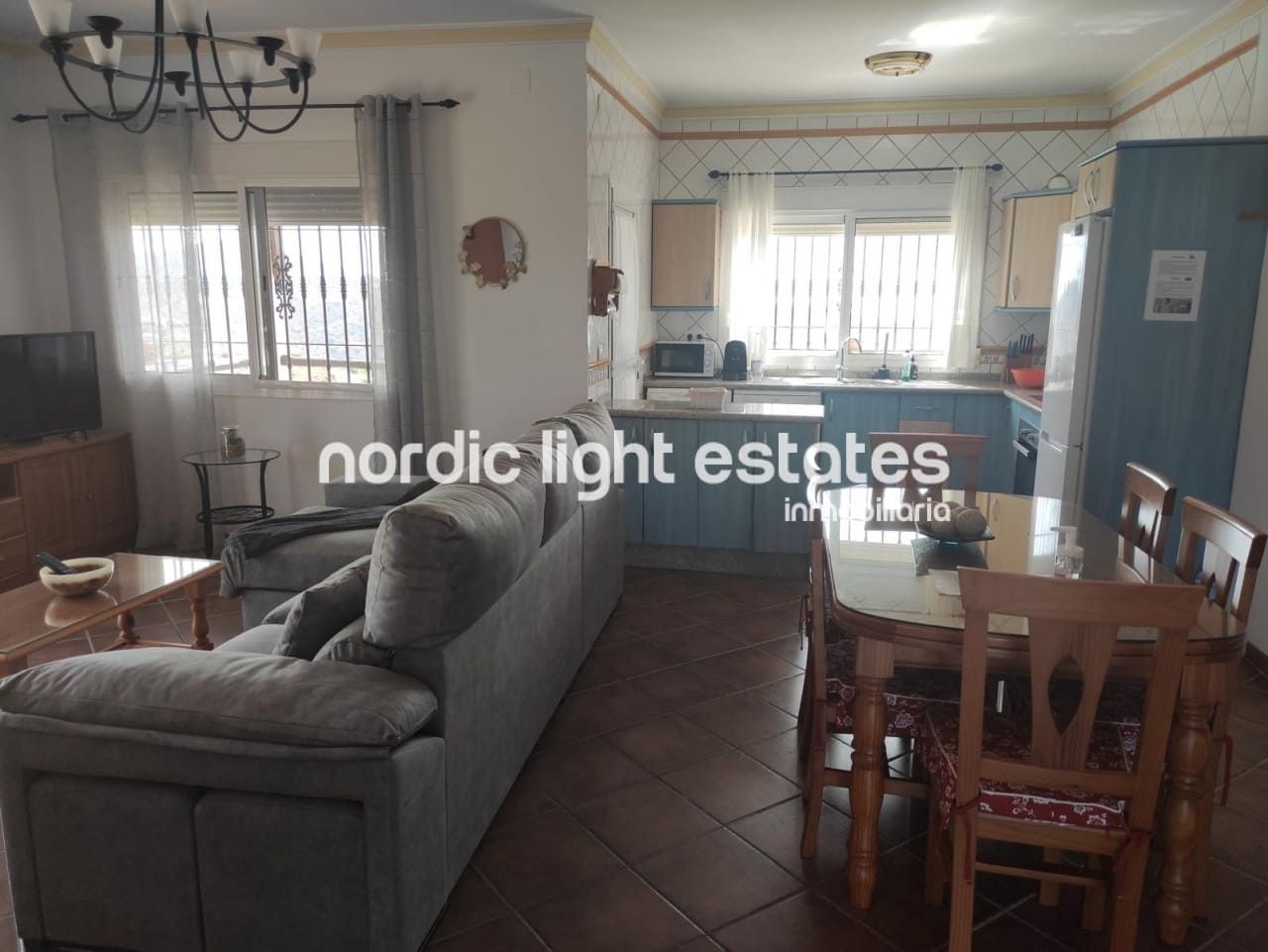 3 soveværelse Villa til leje i Torrox med swimmingpool garage - € 1.400 (Ref: 8255944)