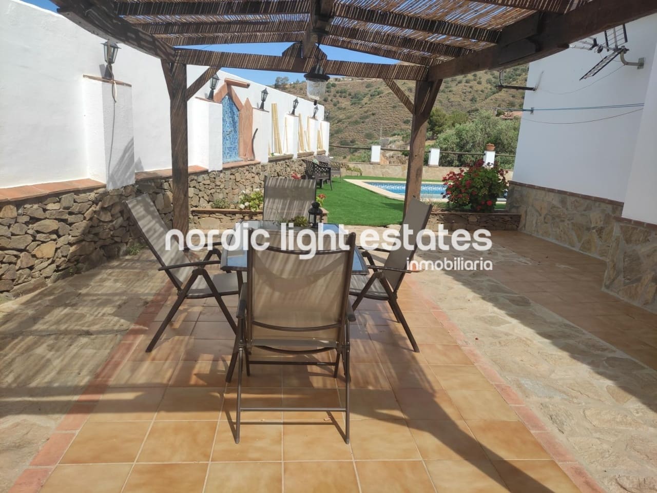 3 soveværelse Villa til leje i Torrox med swimmingpool garage - € 1.400 (Ref: 8255944)