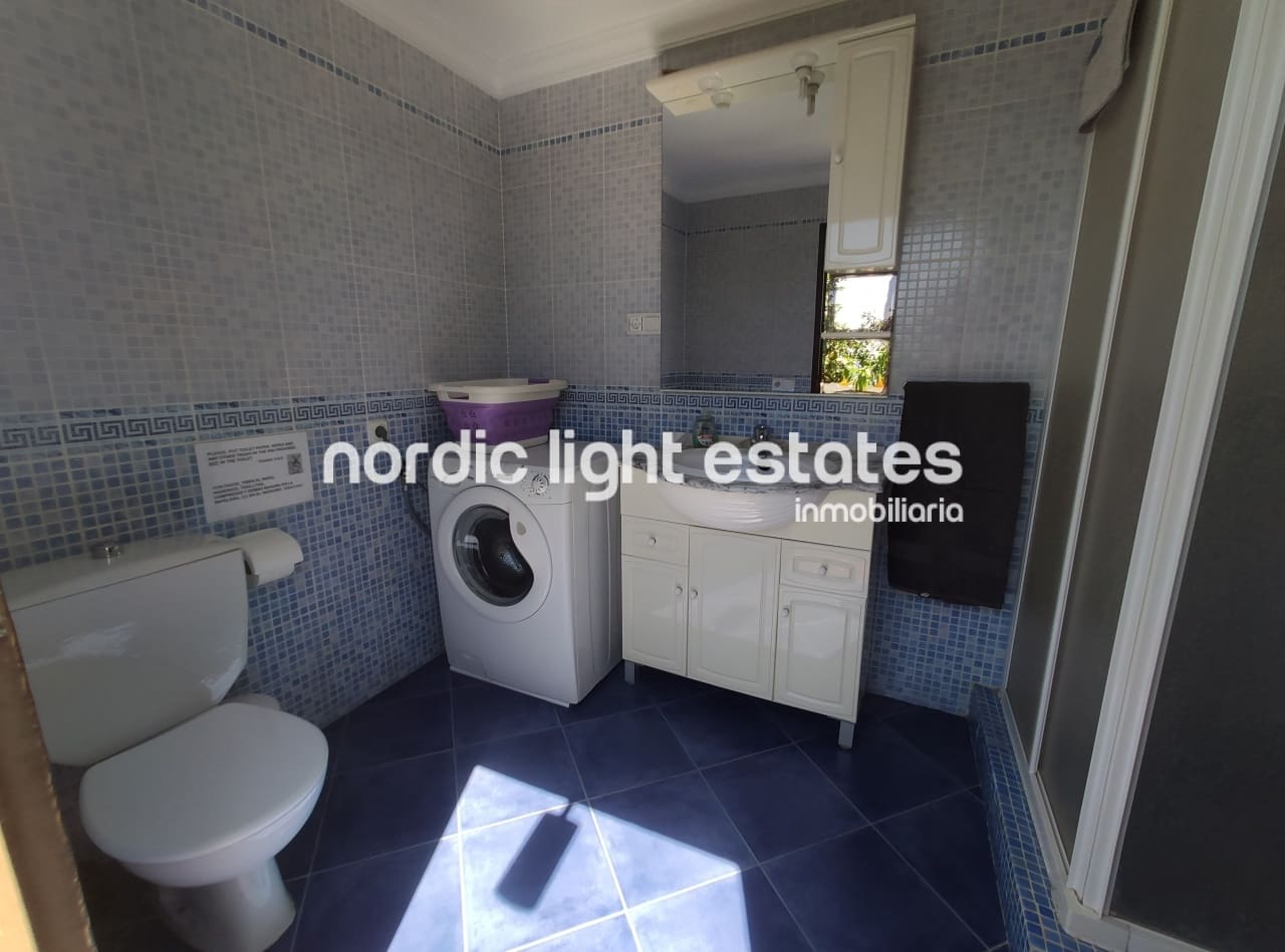 3 soveværelse Villa til leje i Torrox med swimmingpool garage - € 1.600 (Ref: 8295489)