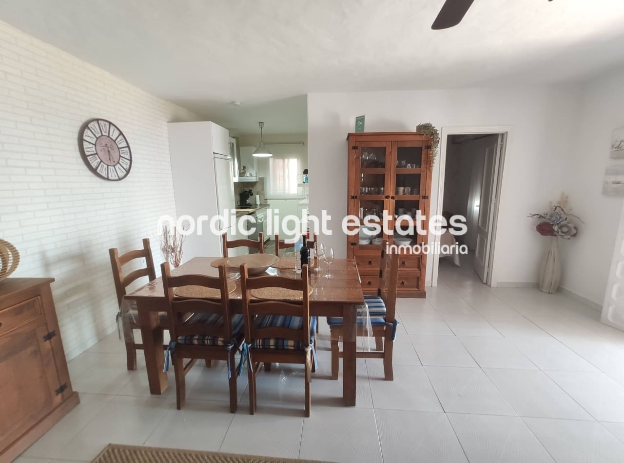 3 soveværelse Villa til leje i Torrox med swimmingpool garage - € 1.600 (Ref: 8295489)