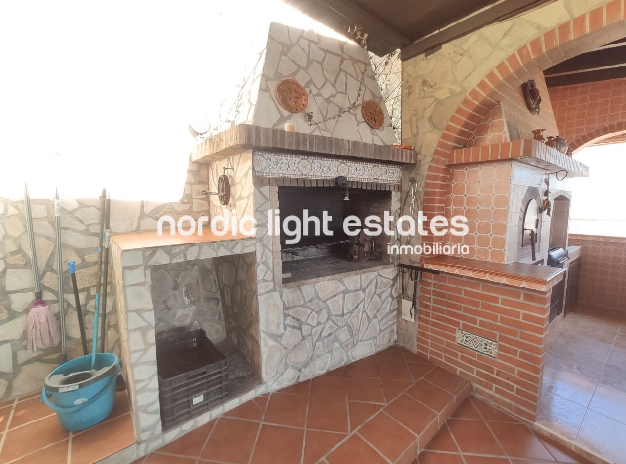 3 soveværelse Villa til leje i Torrox med swimmingpool garage - € 1.600 (Ref: 8295489)
